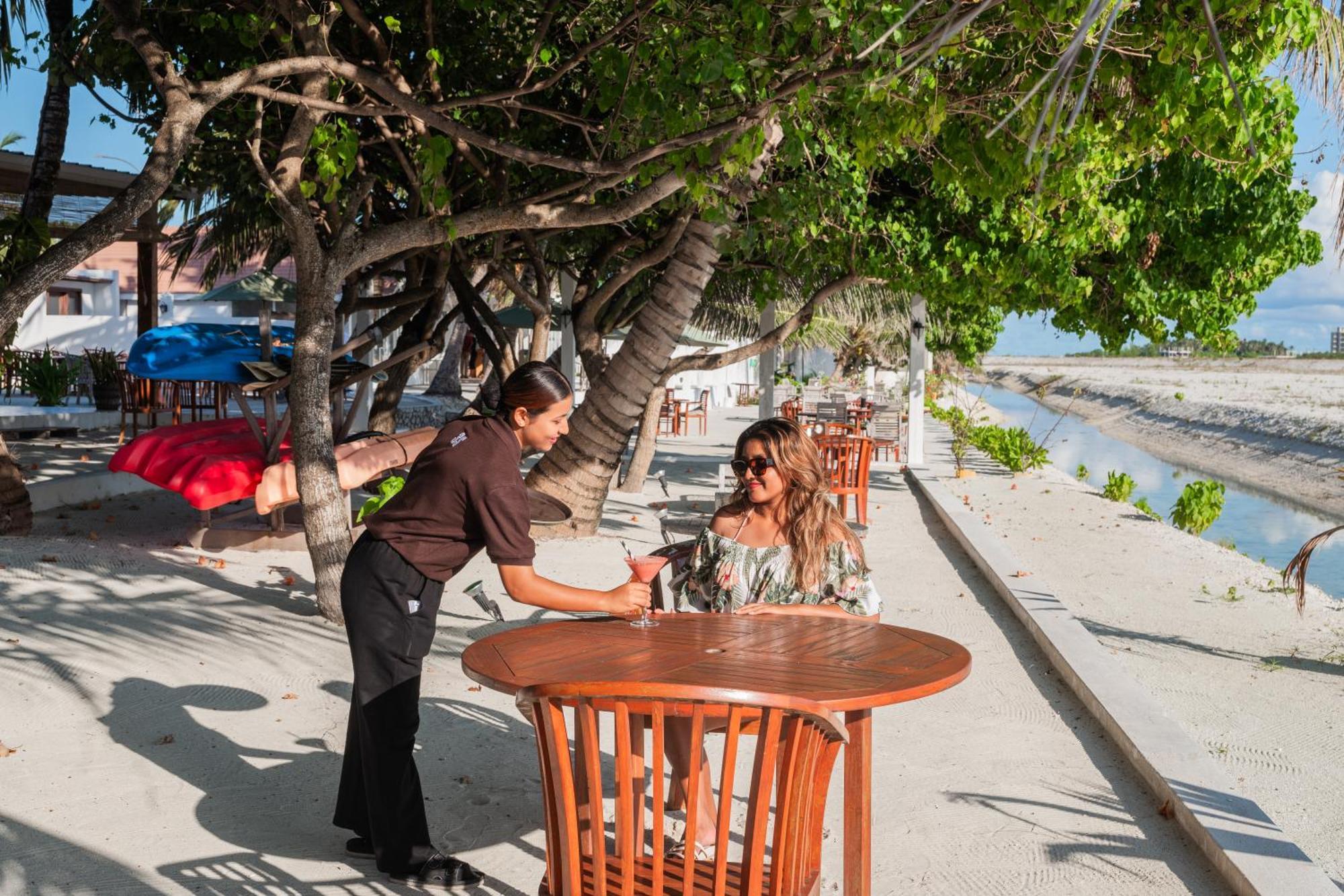 Готель Wave Sound By 3S Maldives Addu City Екстер'єр фото