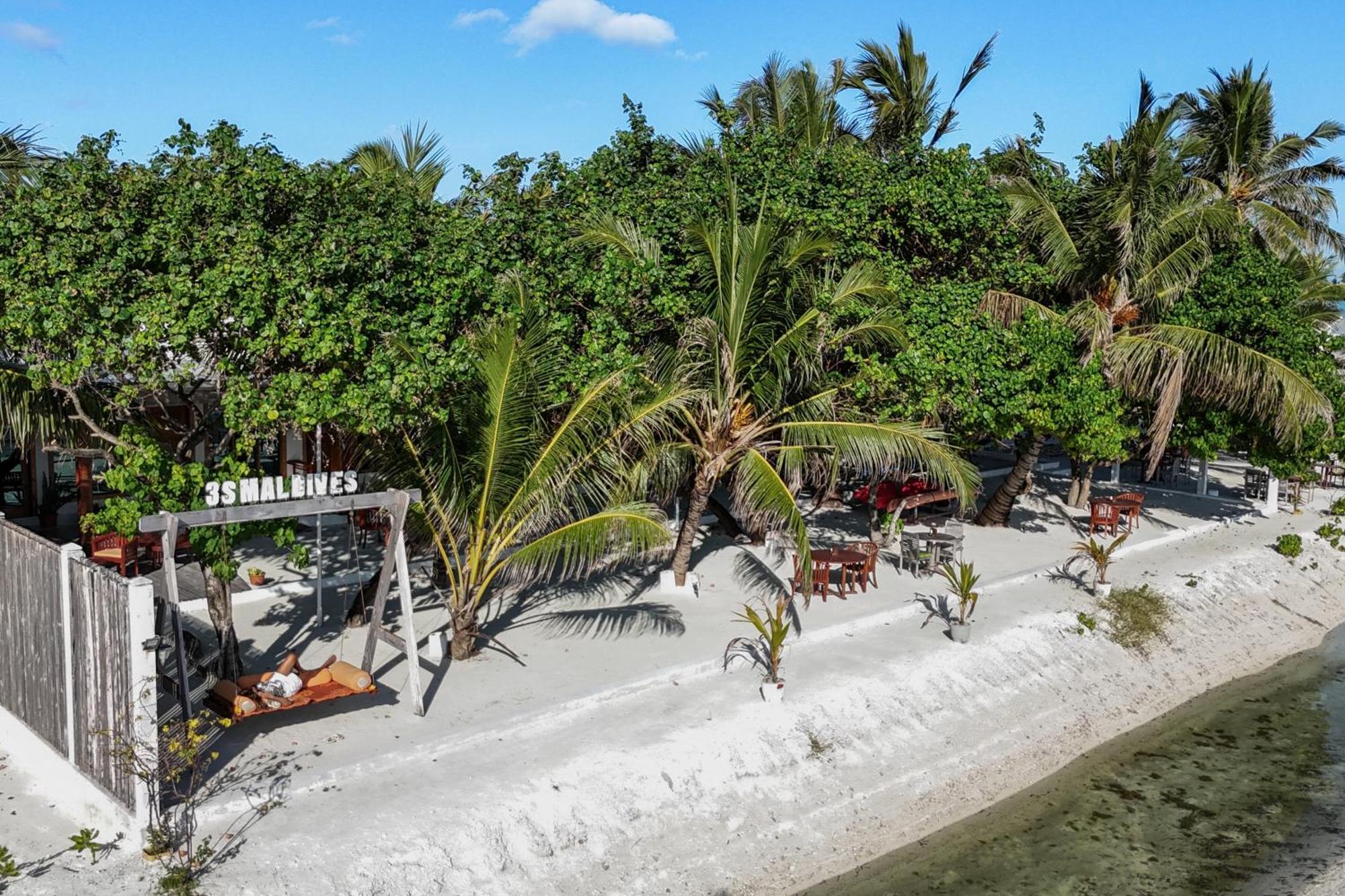 Готель Wave Sound By 3S Maldives Addu City Екстер'єр фото