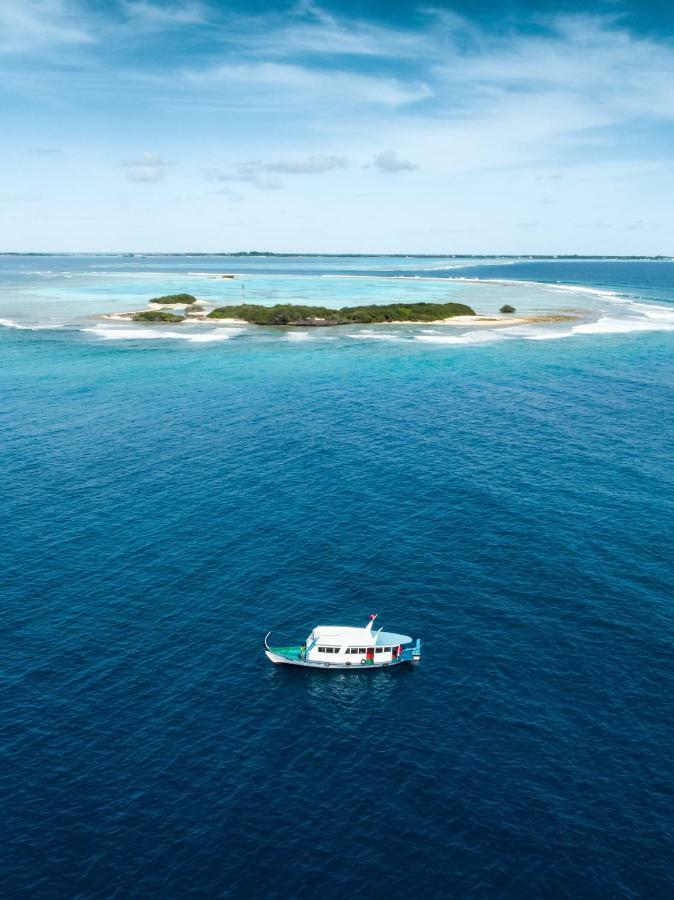 Готель Wave Sound By 3S Maldives Addu City Екстер'єр фото